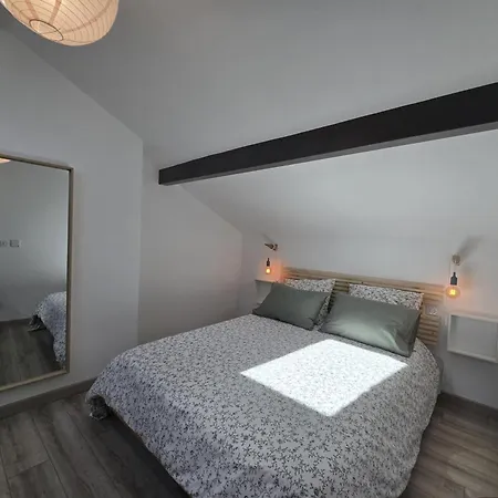 Maison Indépendante Confortable Avec Grand Jardin Et Animaux Admis à - Fr-1-616-500 *